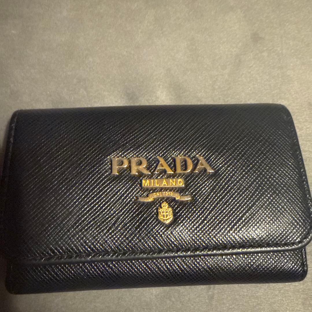 値下げ不可！PRADA ブラック レザー キーケース