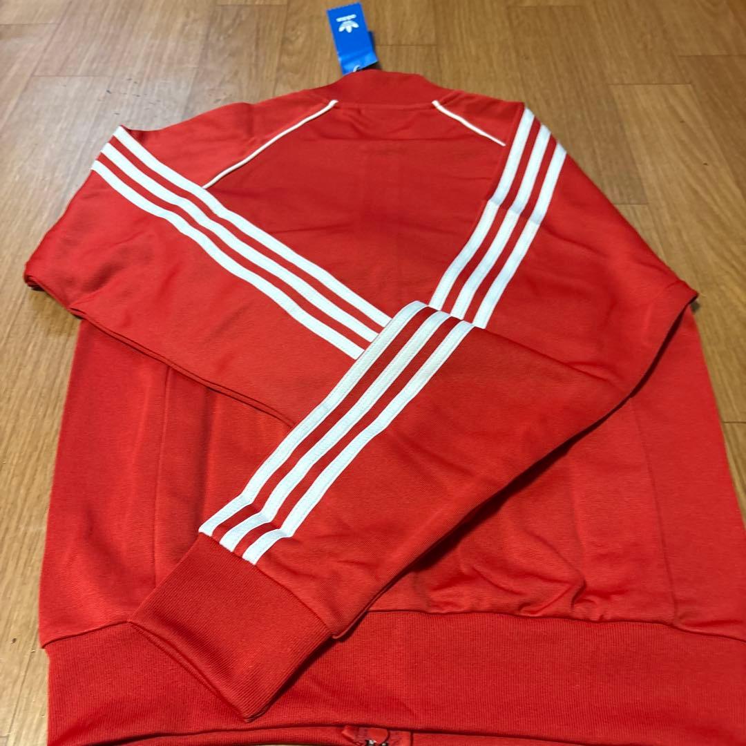 新品未使用adidas レッド ジップアップジャケット