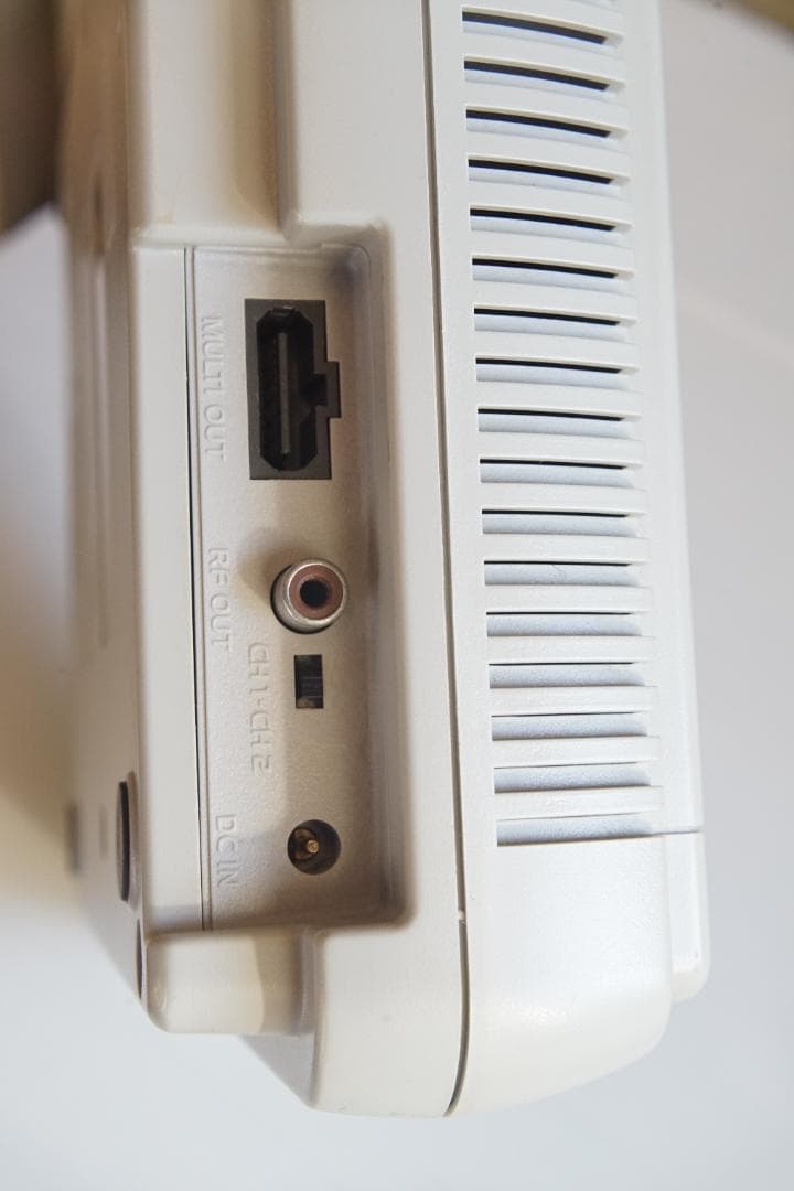 任天堂　スーパーファミコン本体、　ソフト8点　作動確認