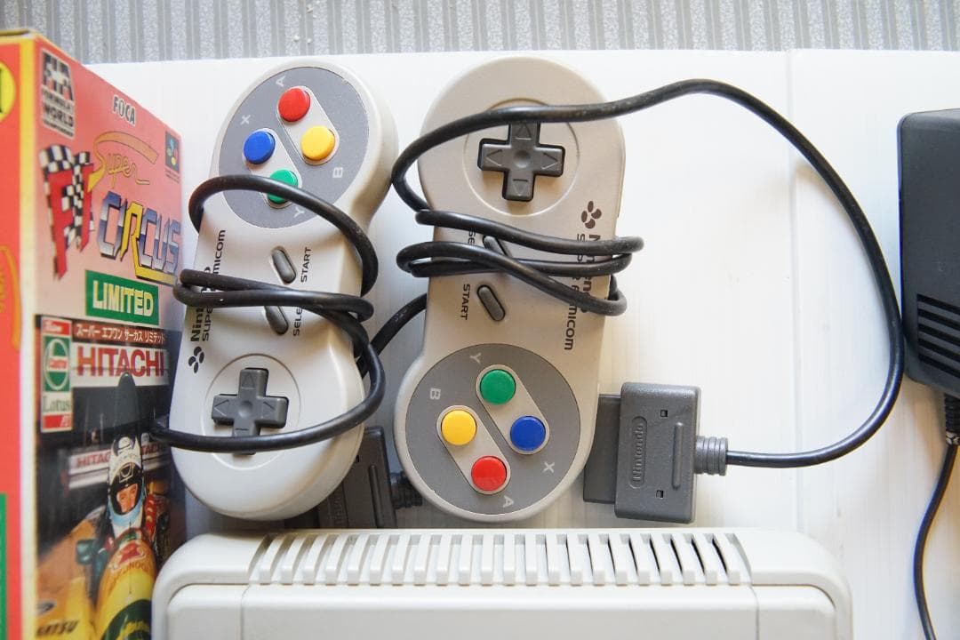 任天堂　スーパーファミコン本体、　ソフト8点　作動確認