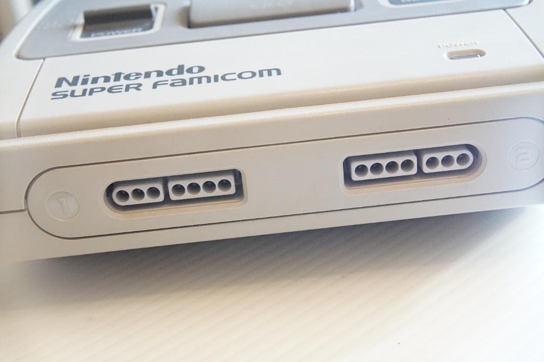 任天堂　スーパーファミコン本体、　ソフト8点　作動確認