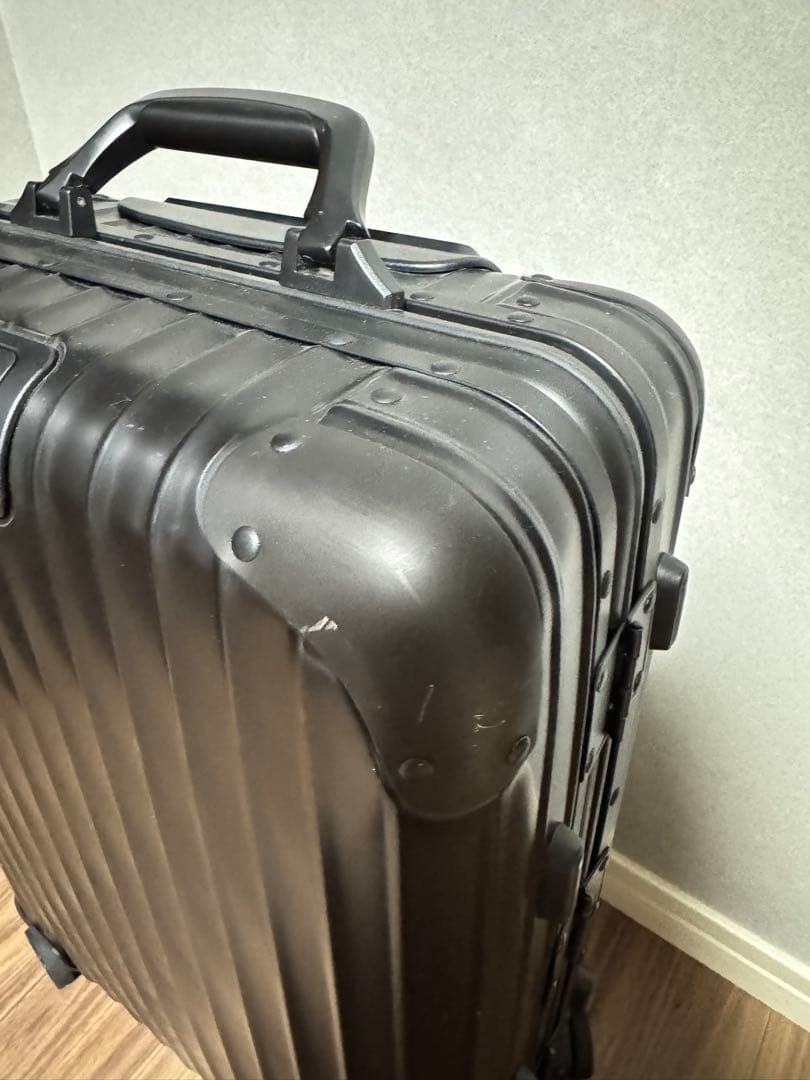 美品 リモワ トパーズ ステルス 34L 機内持ち込み 4輪 TSAロック