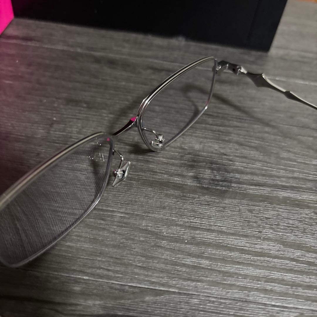 小物 GENTLE MONSTER atomic 02