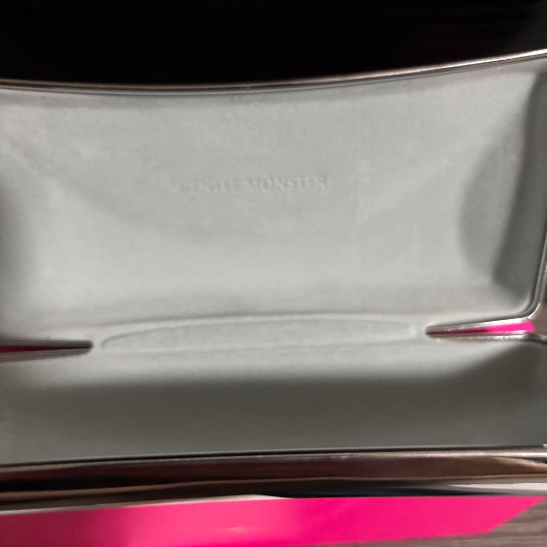 小物 GENTLE MONSTER atomic 02