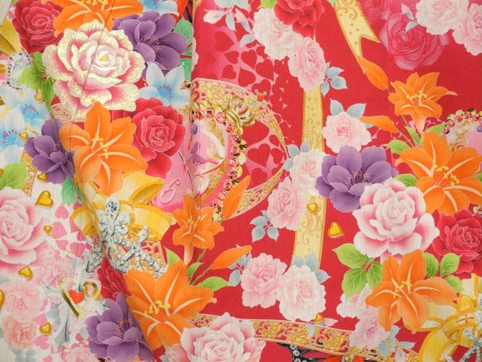 七五三やお祝い着 四つ身 ７歳 女の子 振袖 着物 白赤色系4513【中古】