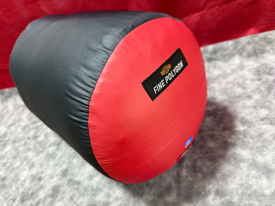 ファイントラック　ポリゴネスト Red 寝袋