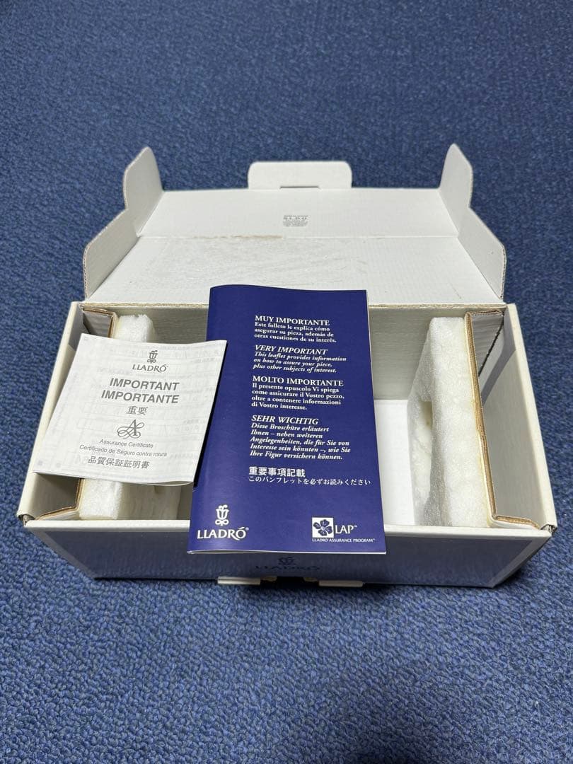 LLADRO リヤドロ ウェディング人形 陶器製『祝福の鐘の音』