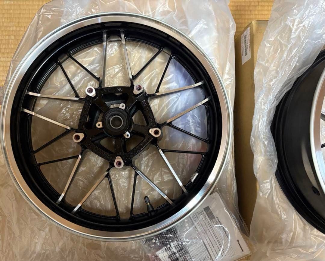 Z900RS Yellow Ball 純正ホイール 前後セット - メルカリ