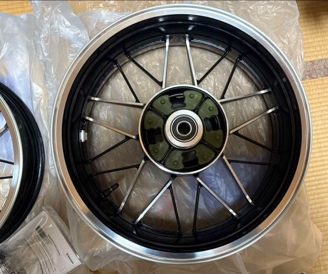 Z900RS Yellow Ball 純正ホイール 前後セット - メルカリ