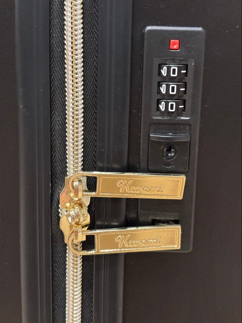 メロクロ おめかし天使シリーズ キャリーケース クロミ　2023年限定 ウインク