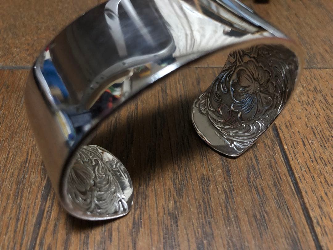 SAAD・ シェリダンカービングフラワー内彫り925ワイドバングル・希少