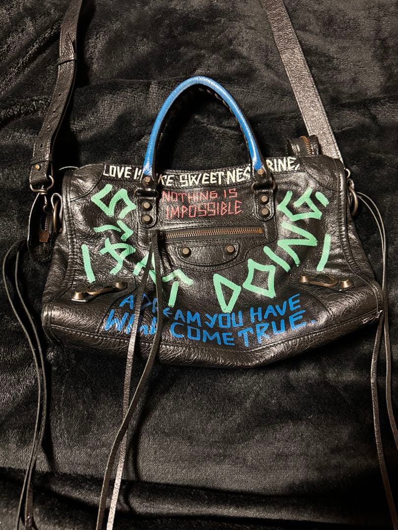 BALENCIAGA グラフィティショルダーバッグ