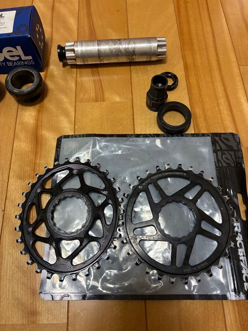 Race face カーボンクランク2本セット パワーメータ仕様 BB他付属