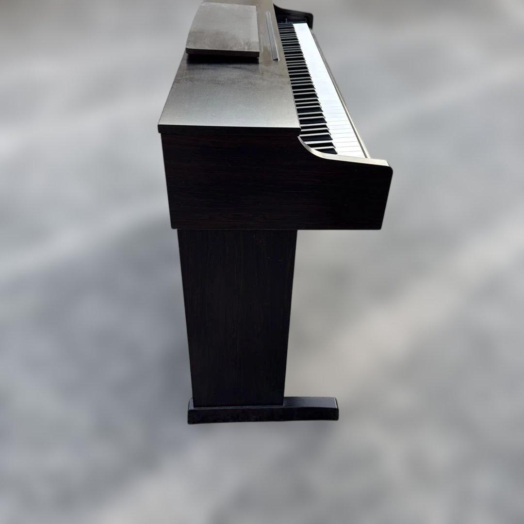 Yamaha 電子ピアノ 黒　椅子付き　美品　2018年式　引取か着払い