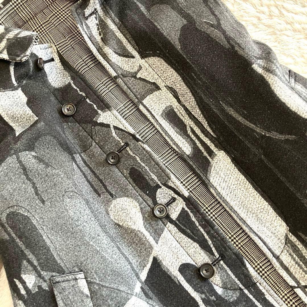 【美品】ヤンチェオンテンバール　高級ウールリバーシブルコート　モノトーンアート柄