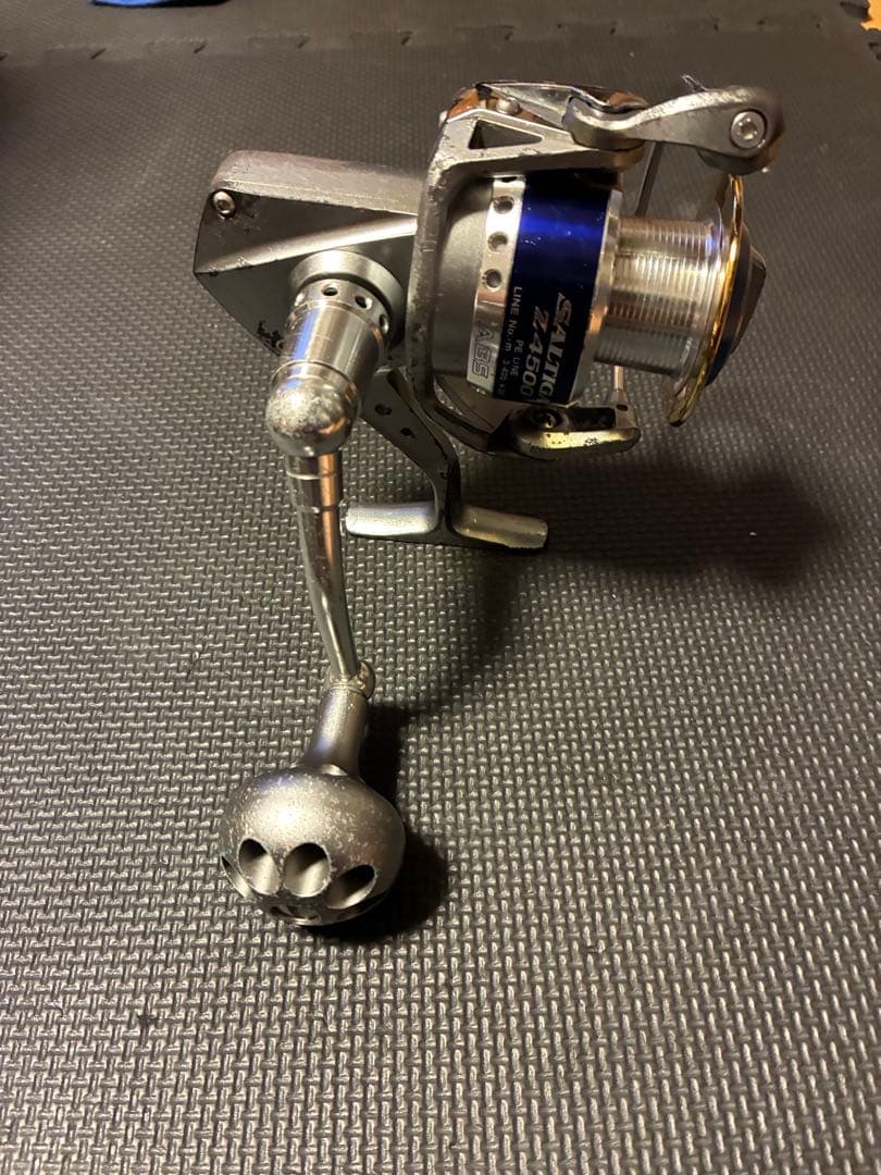 B*e様 ダイワ　daiwa Saltiga Z4500 スピニングリール　ソル