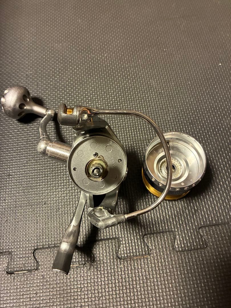 B*e様 ダイワ　daiwa Saltiga Z4500 スピニングリール　ソル