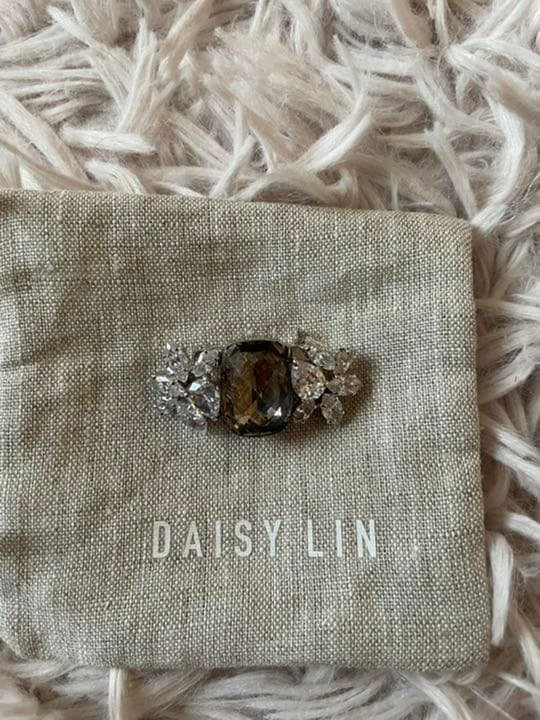 フォクシークリスタルブローチ ブローチストッパー付きワンピース