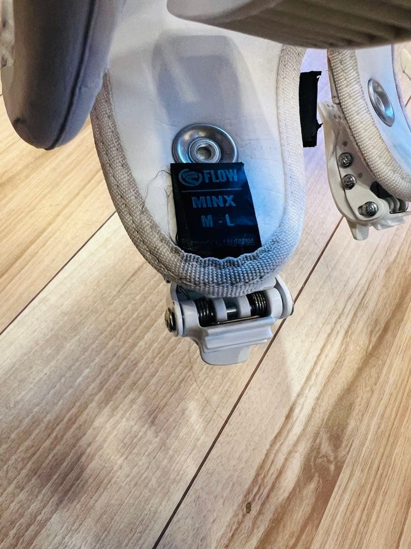 Flow スノーボードビンディング ホワイト　minx M-L
