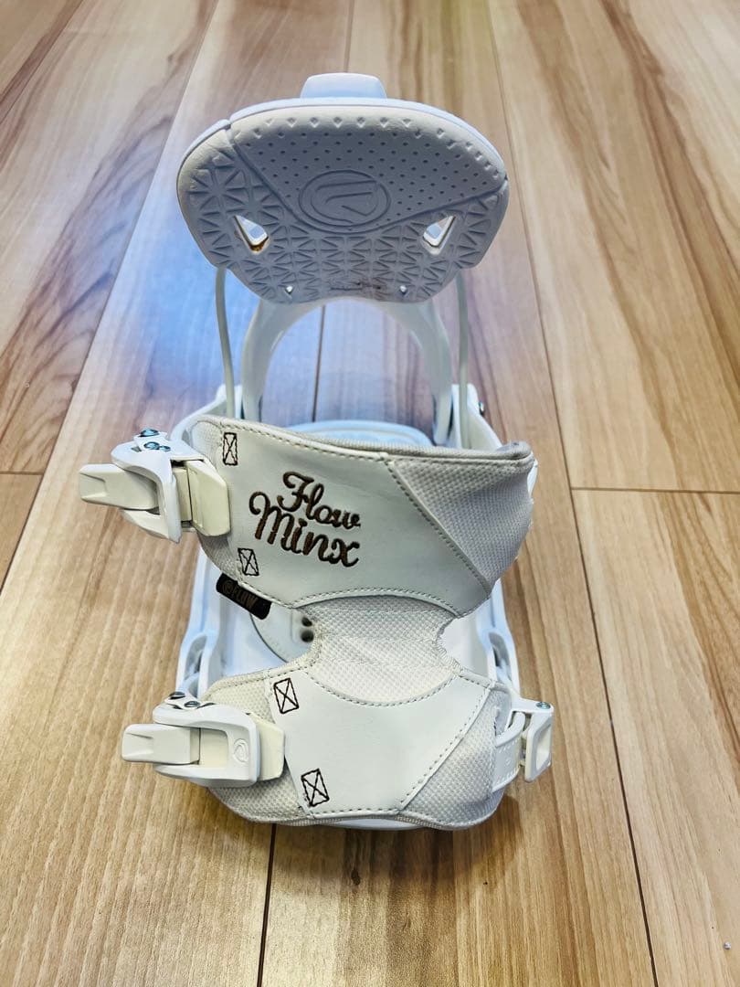 Flow スノーボードビンディング ホワイト　minx M-L