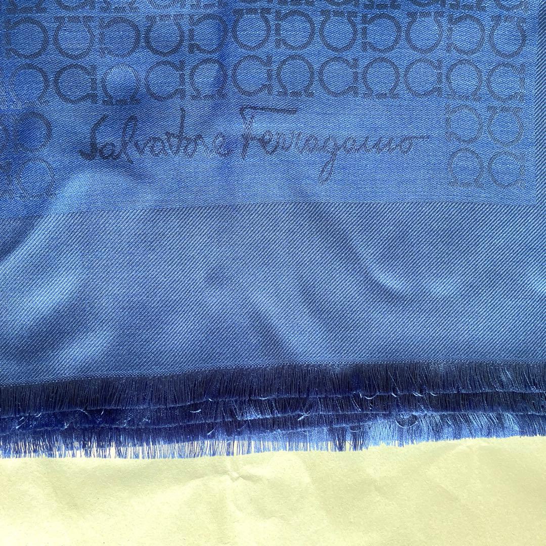 サルバトーレフェラガモ　シルク・ウール　大判ロングストール