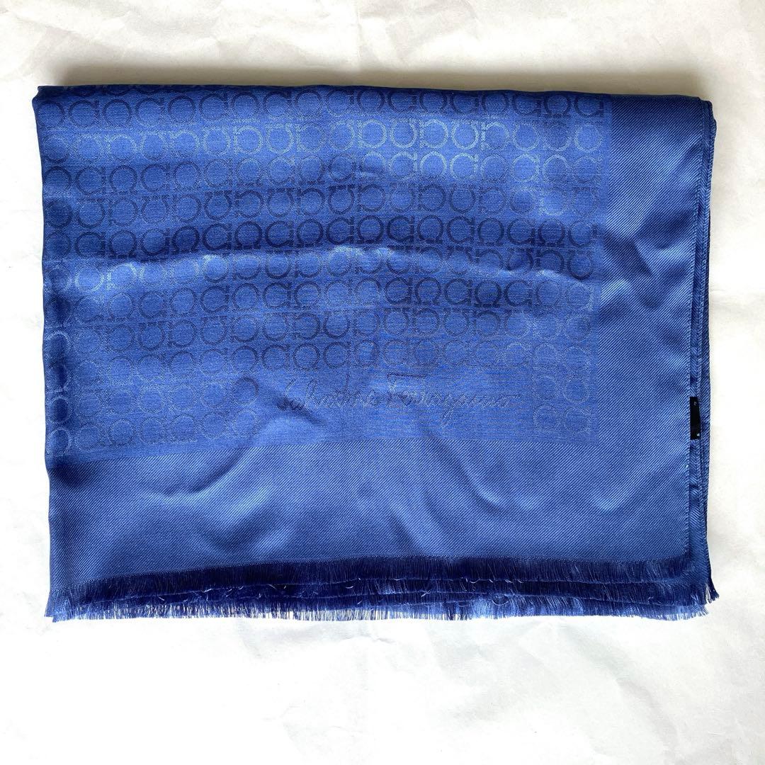 サルバトーレフェラガモ　シルク・ウール　大判ロングストール