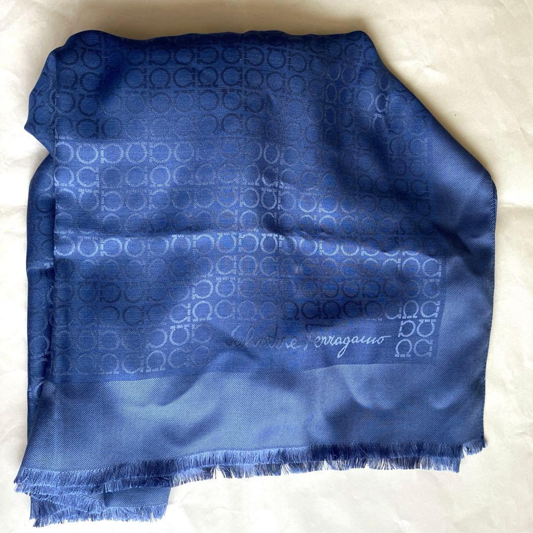 サルバトーレフェラガモ　シルク・ウール　大判ロングストール