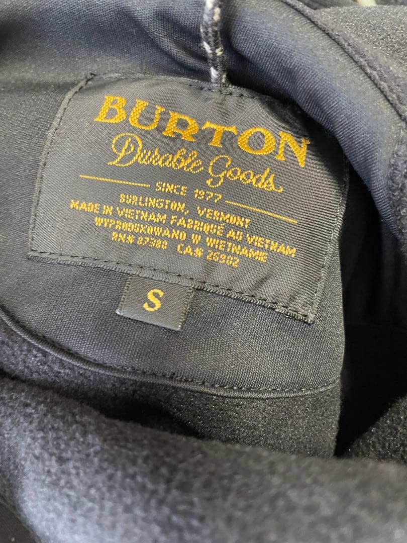 【値下げ】BURTON フード付きパーカー S サイズ 黒　新品　未使用