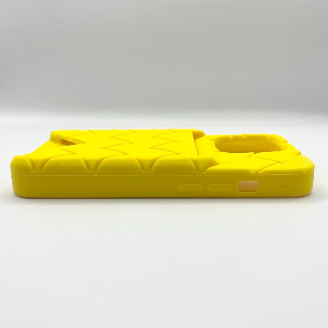 【新品】ボッテガ iPhone 13 PRO シリコンケース カードスロットつき