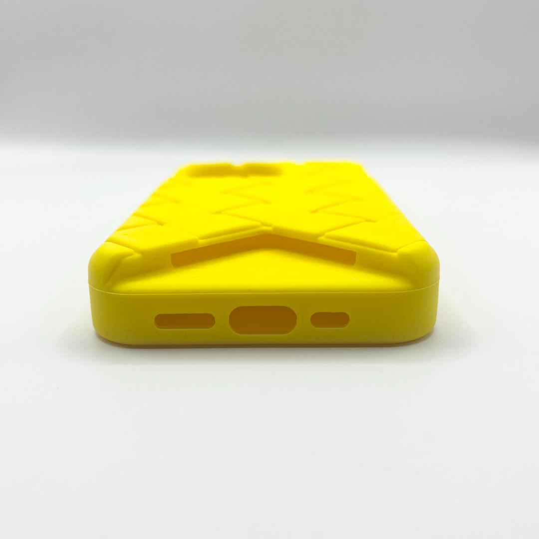 【新品】ボッテガ iPhone 13 PRO シリコンケース カードスロットつき