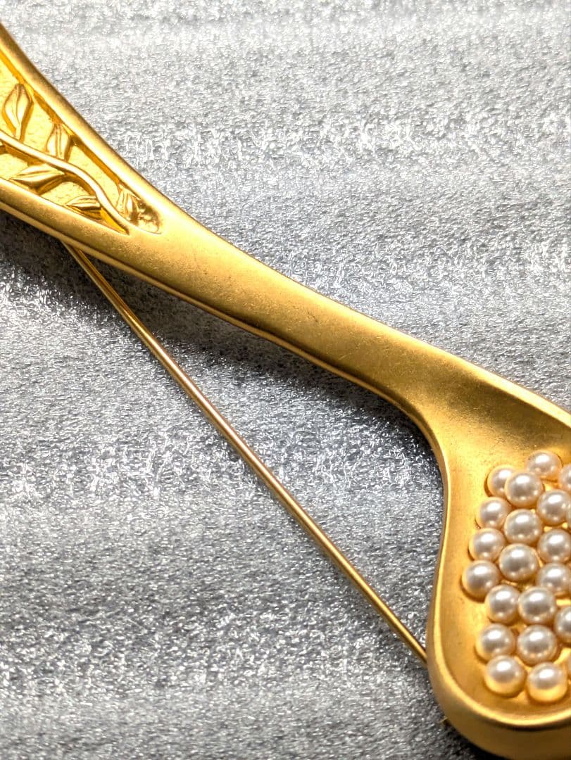 KARL LAGERFELD カールラガーフェルド ブローチ B174