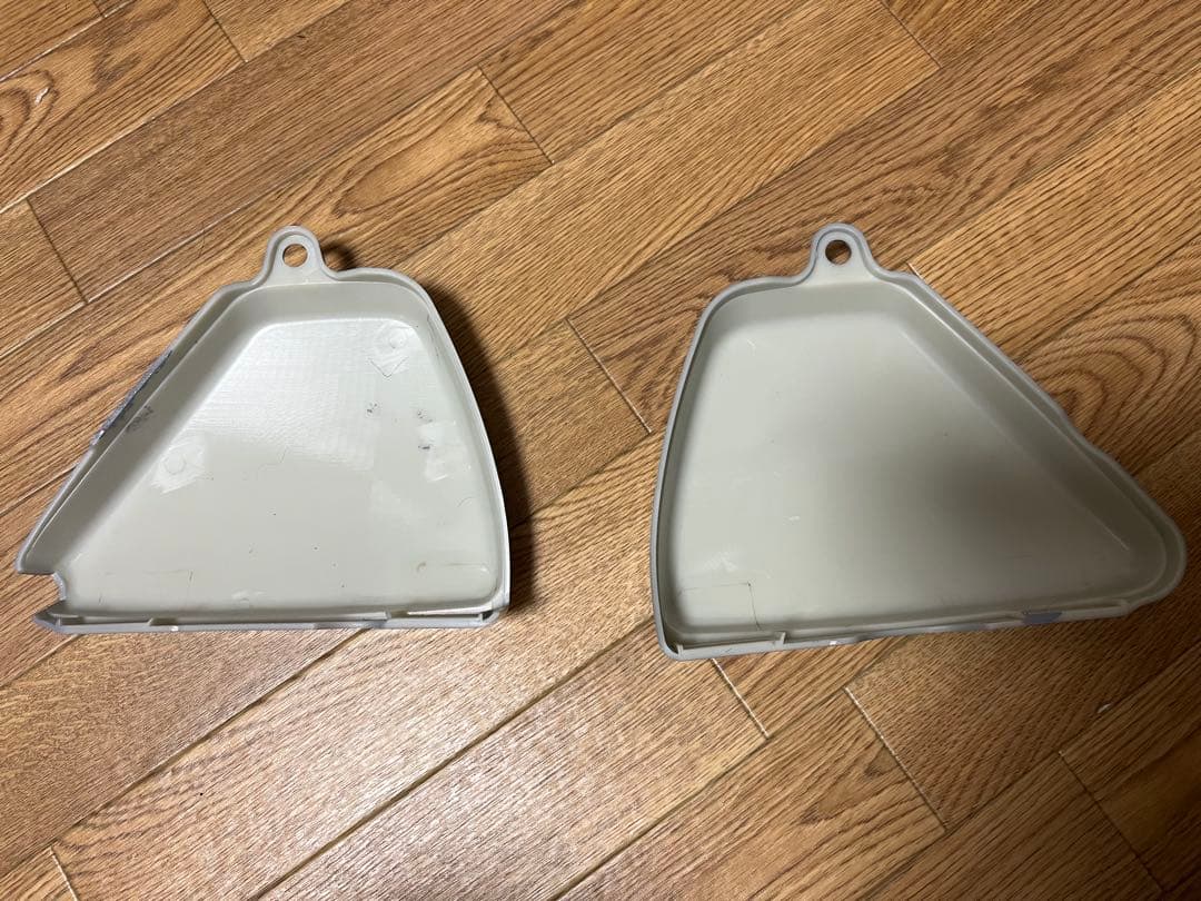 旧CB400F タンクとサイドカバー　サーフェーサー　リペア品