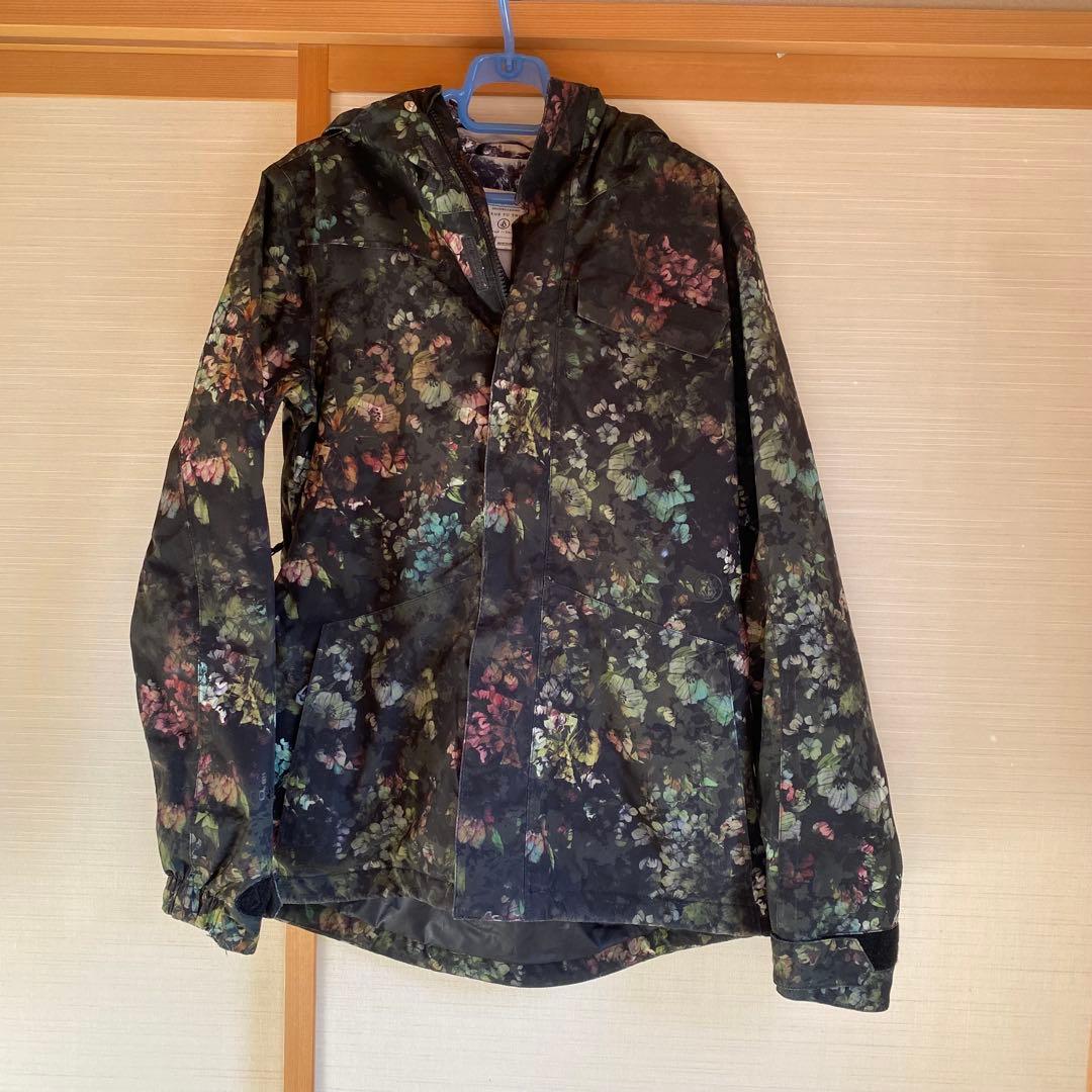 【n251021】volcom ゴアテックス　花柄　スノーボードウェアセット