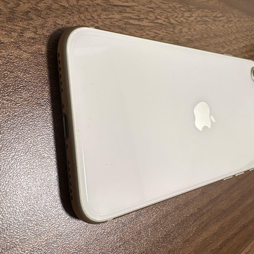 iPhone SE (第3世代) 128GB スターライト