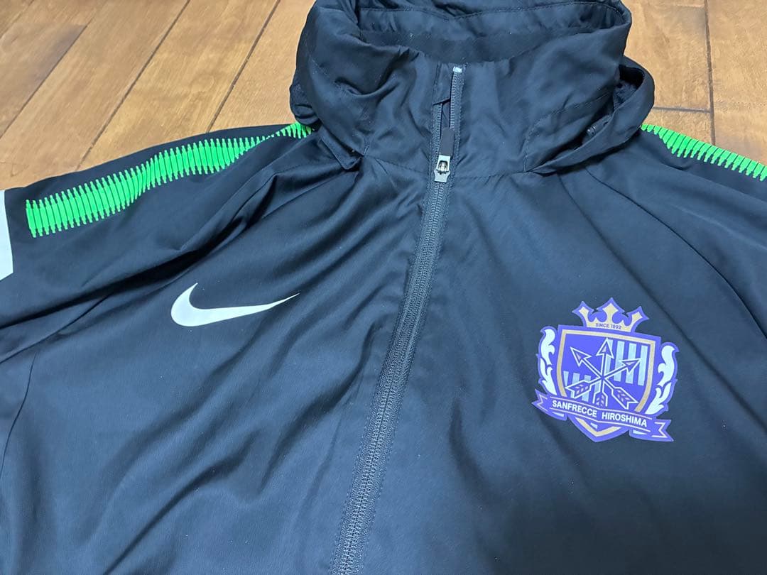 サンフレッチェ広島NIKE ウインドブレーカー美品　XL2 週末特価20%オフ