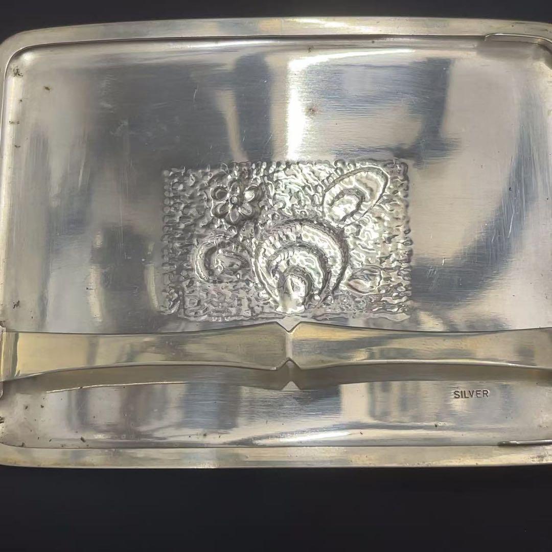 彫金家 岡部達男作 純銀 SILVER製 蛾文 彫刻 シガレットケース - メルカリ