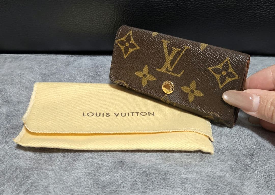 美品☆Louis Vuitton ルイヴィトン モノグラム キーケース 4連