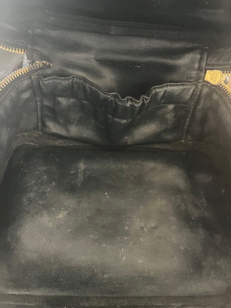 え*な様 CHANEL ブラック パテントレザー バニティ　ポーチ