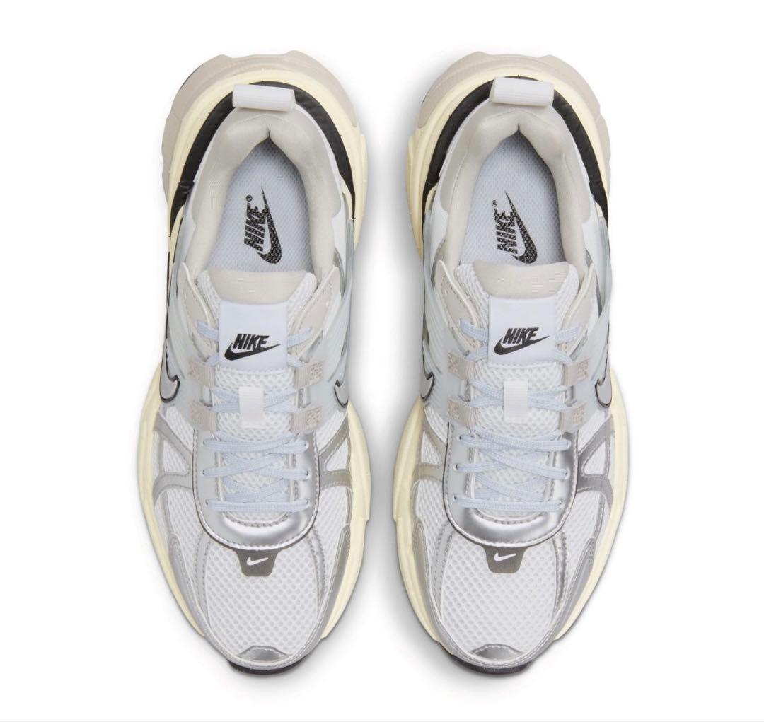 NIKE ウィメンズ V2Kラン 24.5 FD0736-100