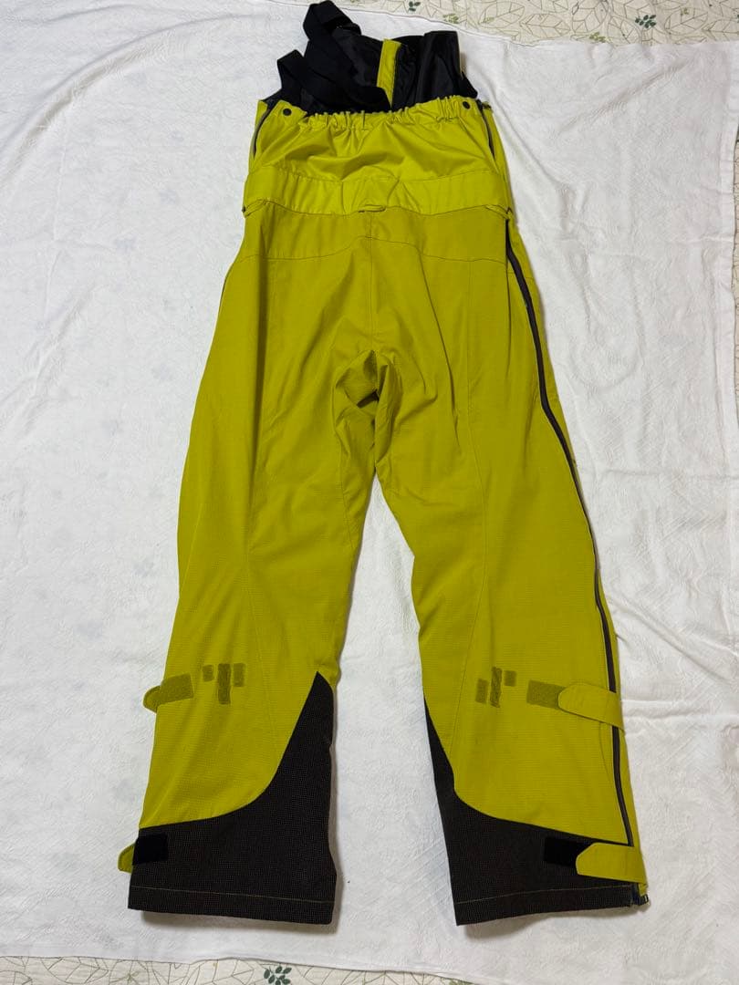 スキーウエア　デサント　ビブパンツ