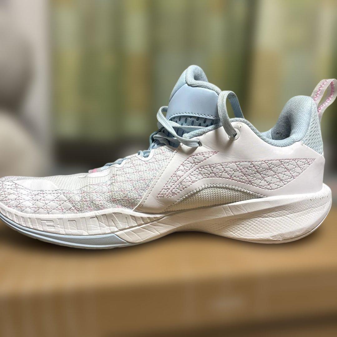 バスケットボールシューズ ホワイト/ライトブルー/ピンク