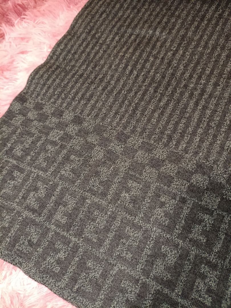 お買い得！FENDI フェンディ ズッカ柄 メンズマフラー