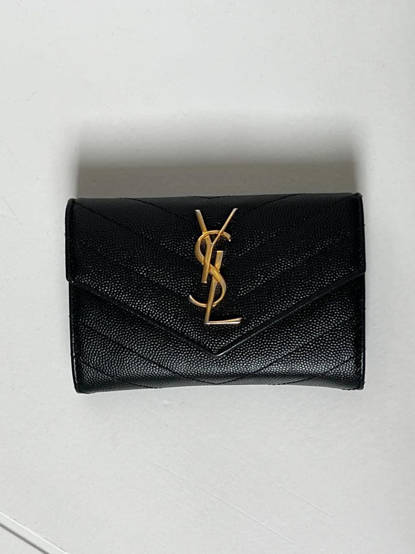 シルバーネックレス 金具太陽部分の中央にワンポイントゴールド