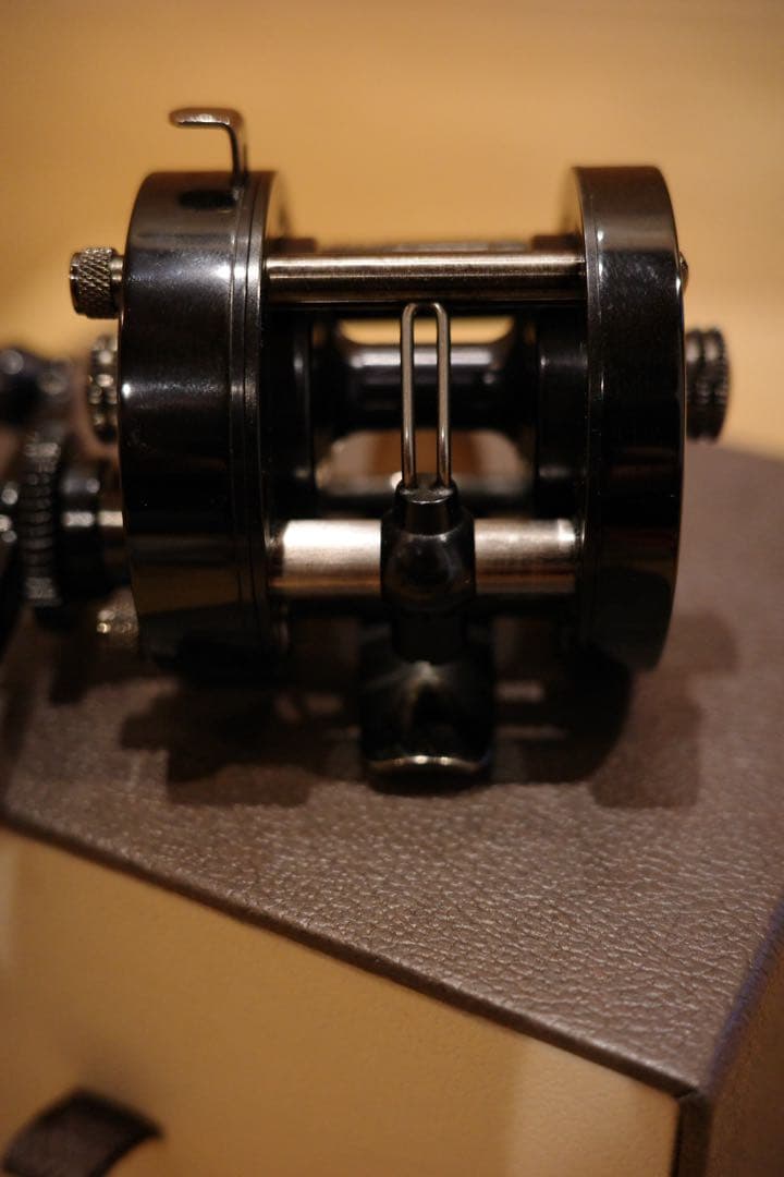 ブライトリバー　FS-49A full black ベイトリール