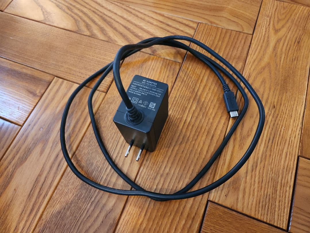 【美品】Nintendo Switch本体+おまけ(ケース、ハンドル)