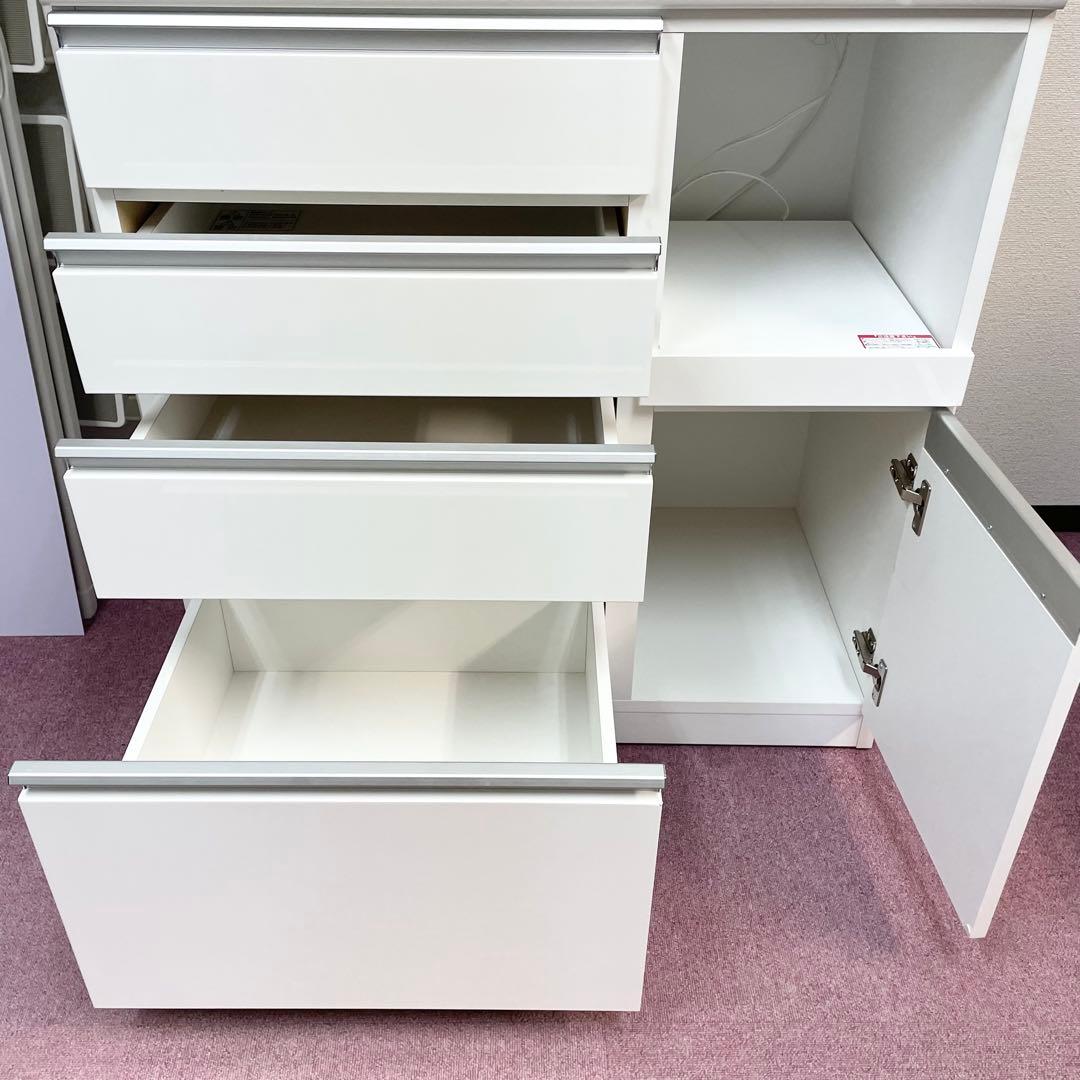 ニトリ　キッチンボード　食器棚　レジューム