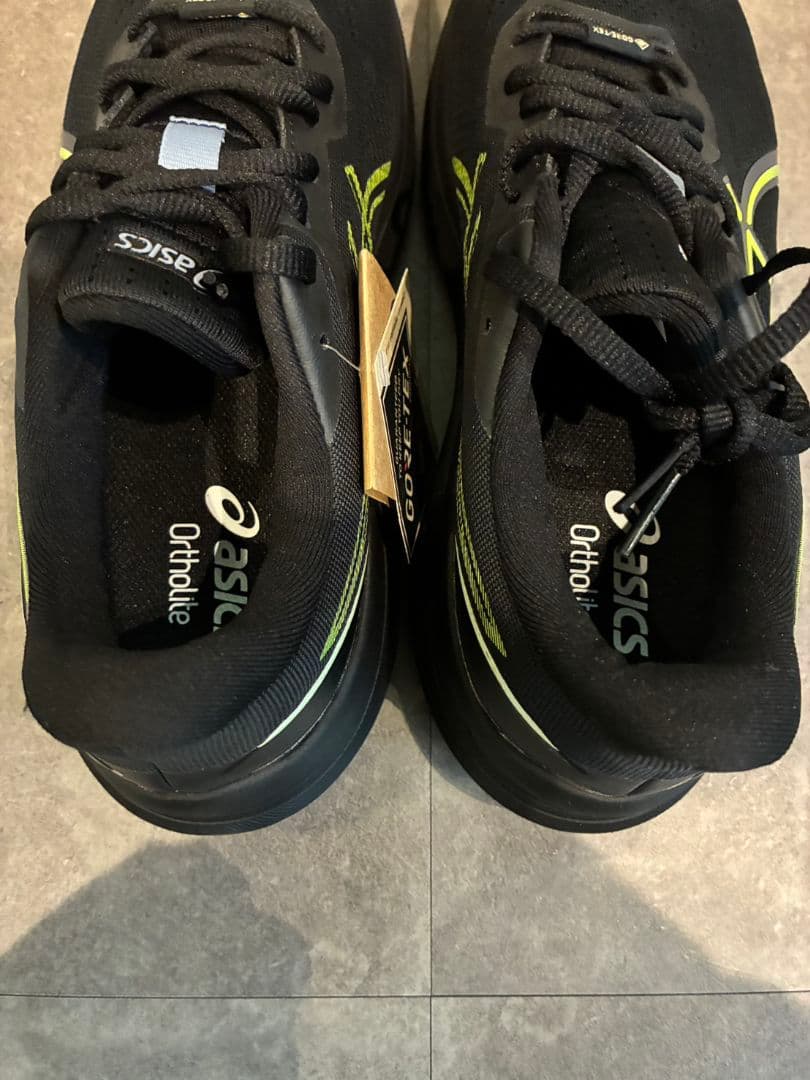 アシックス　ランニングシューズ GT-1000 13 ゴアテックス　27.5cm