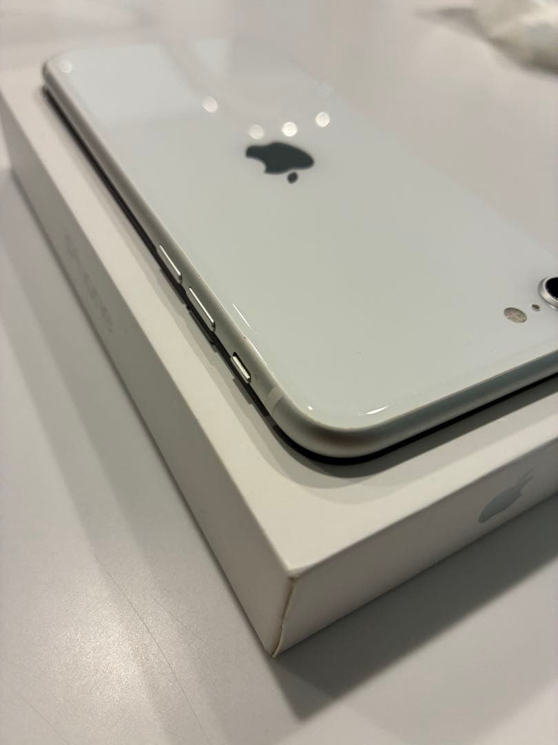 Apple iPhone SE 第2世代 ホワイト 64GB 本体