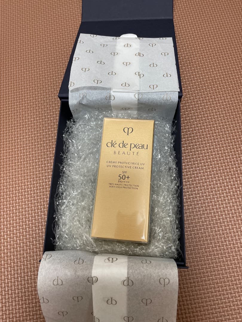 新品未開封　クレ・ド・ポー ボーテ クレームUV n 50g 日焼け止めクリーム
