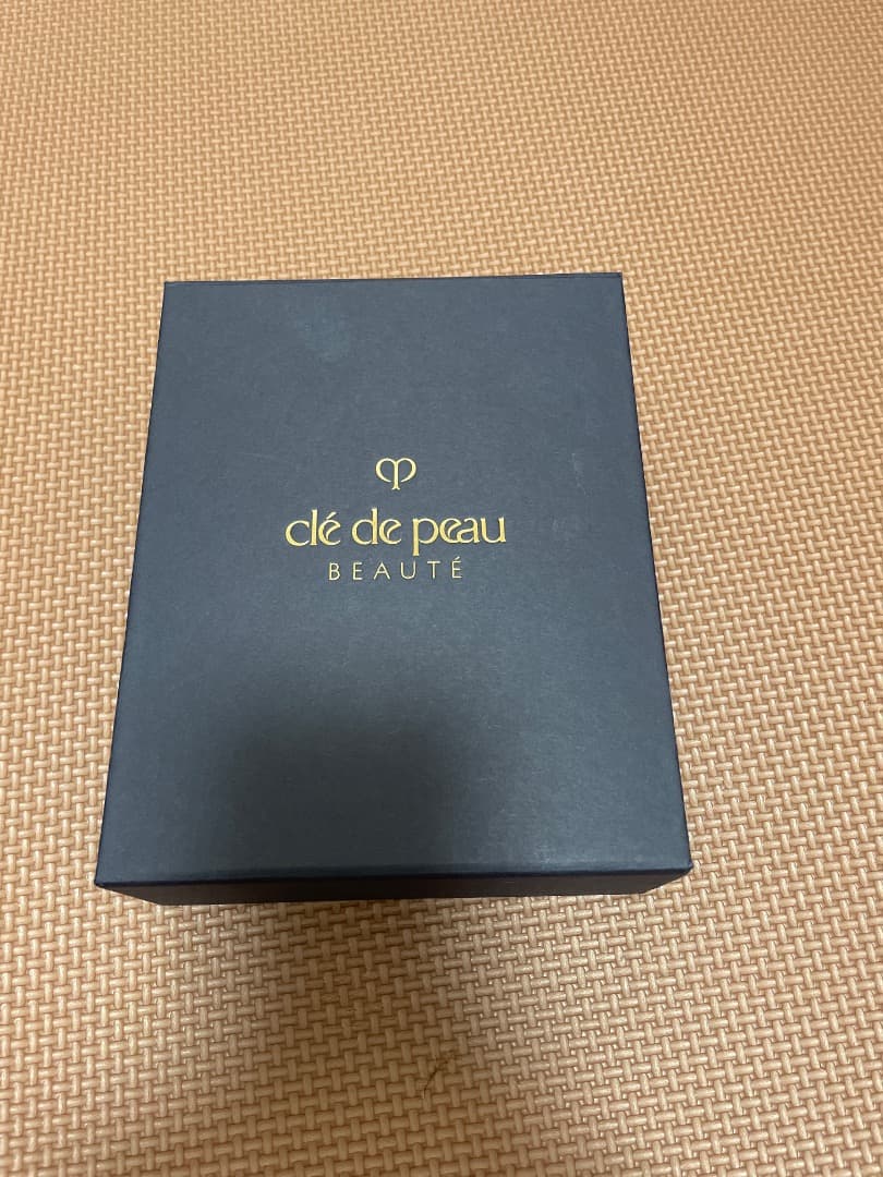 新品未開封　クレ・ド・ポー ボーテ クレームUV n 50g 日焼け止めクリーム